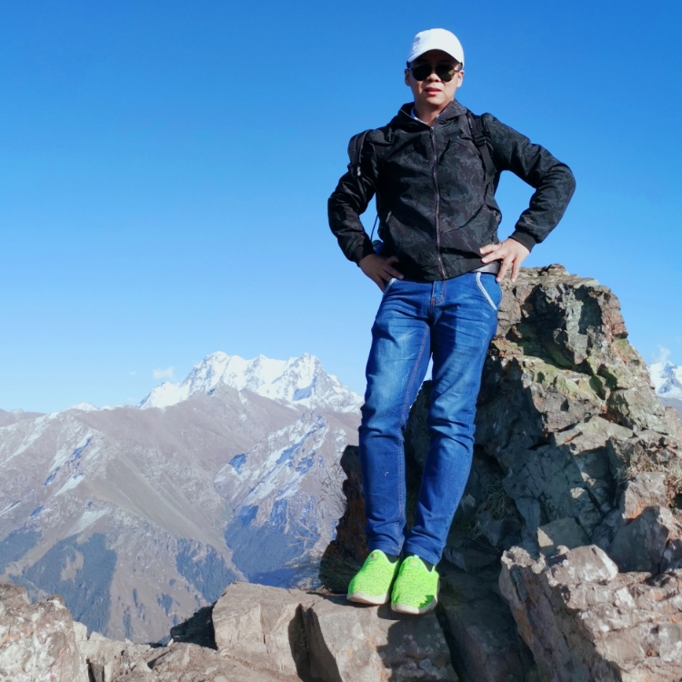 錦鋰機(jī)靈在三青山