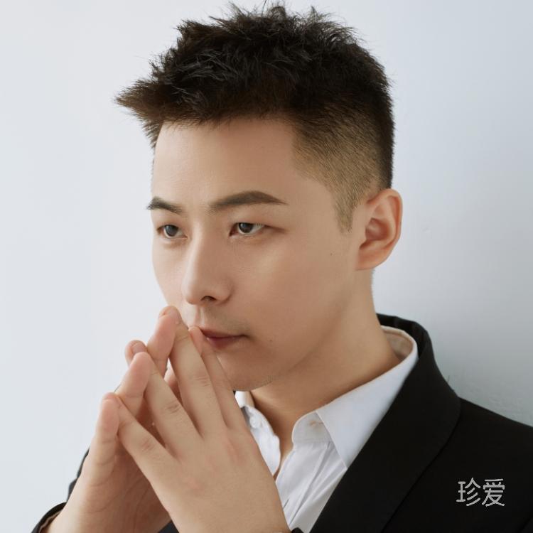 嘴角的一抹微笑