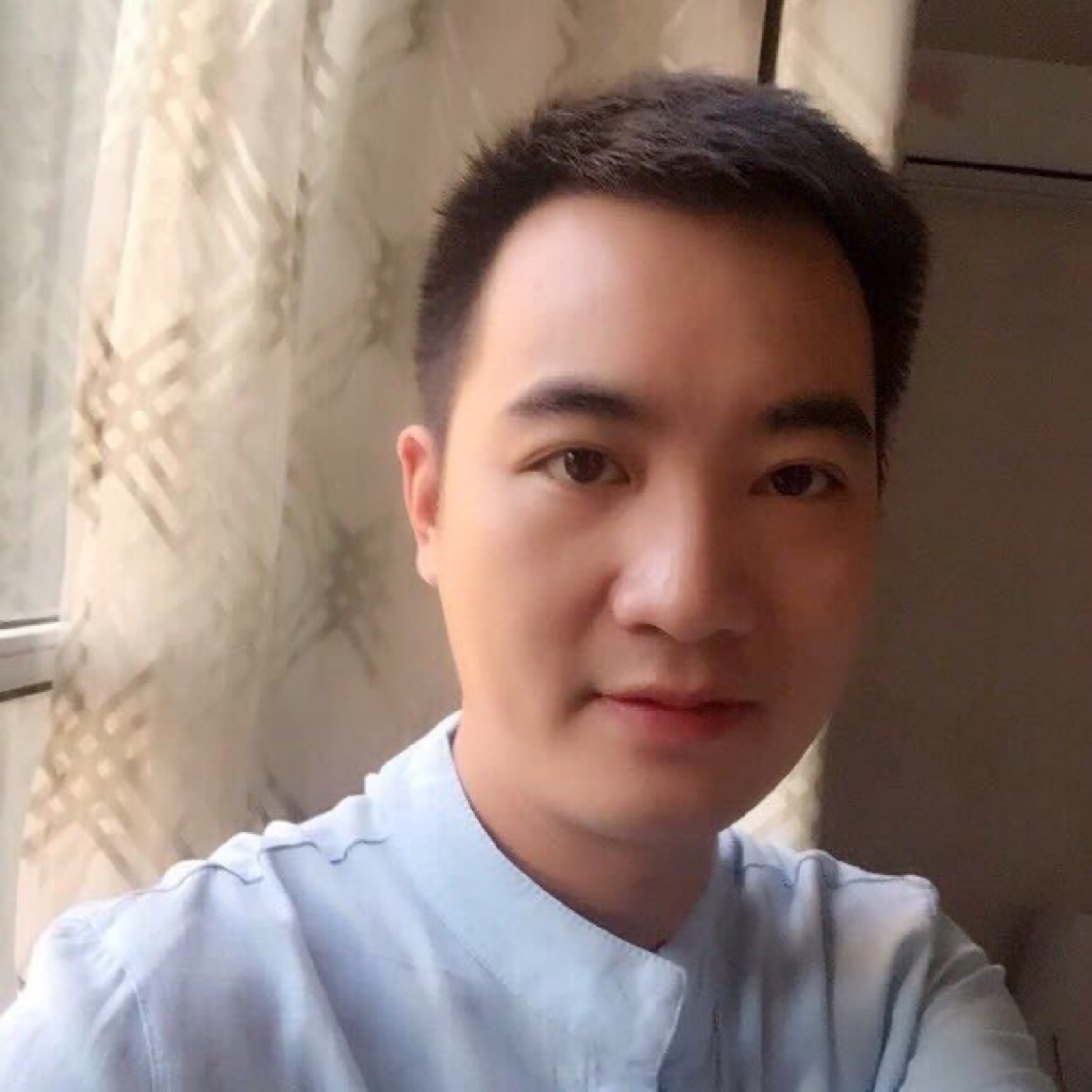 燈光在亮也抱住你