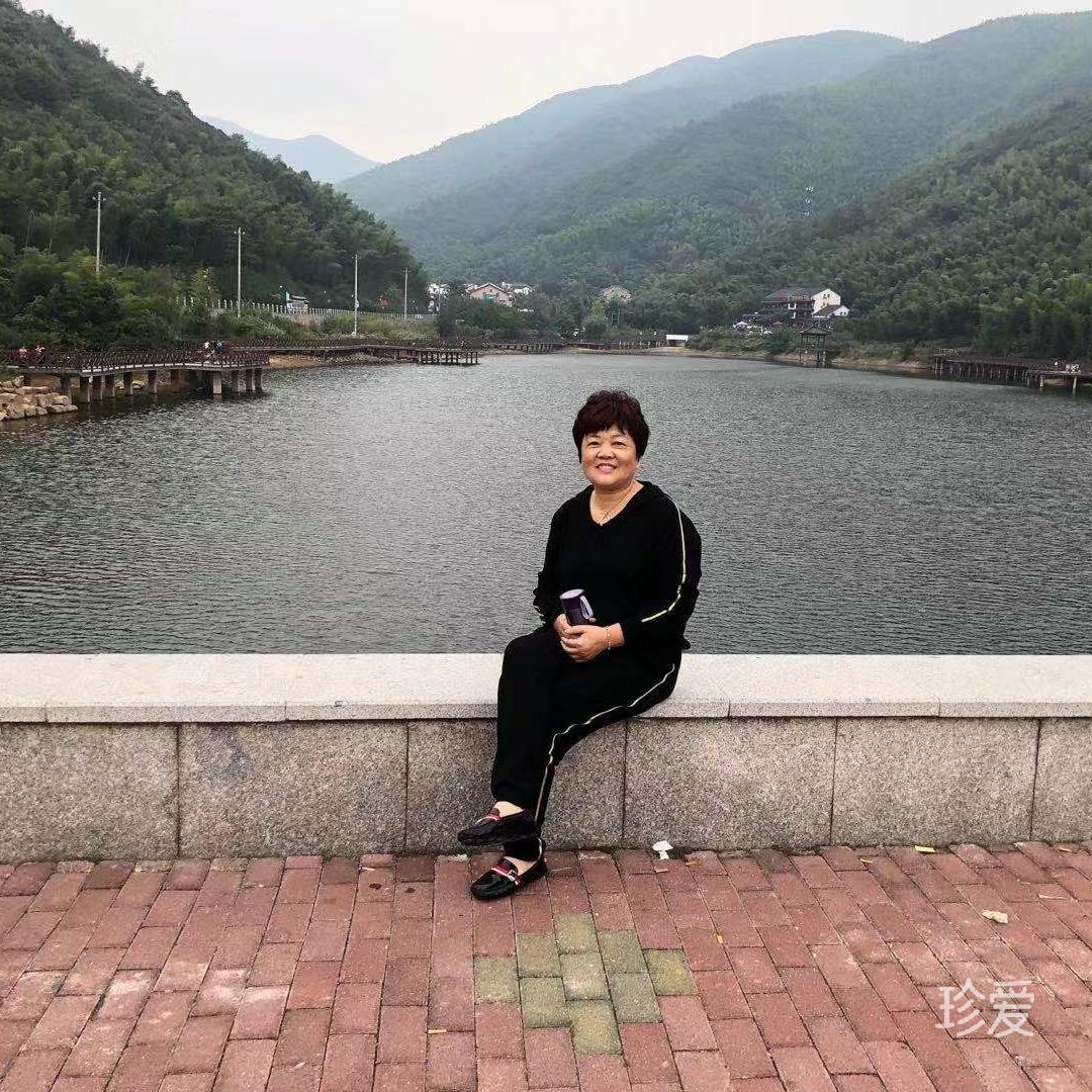 月是故乡明