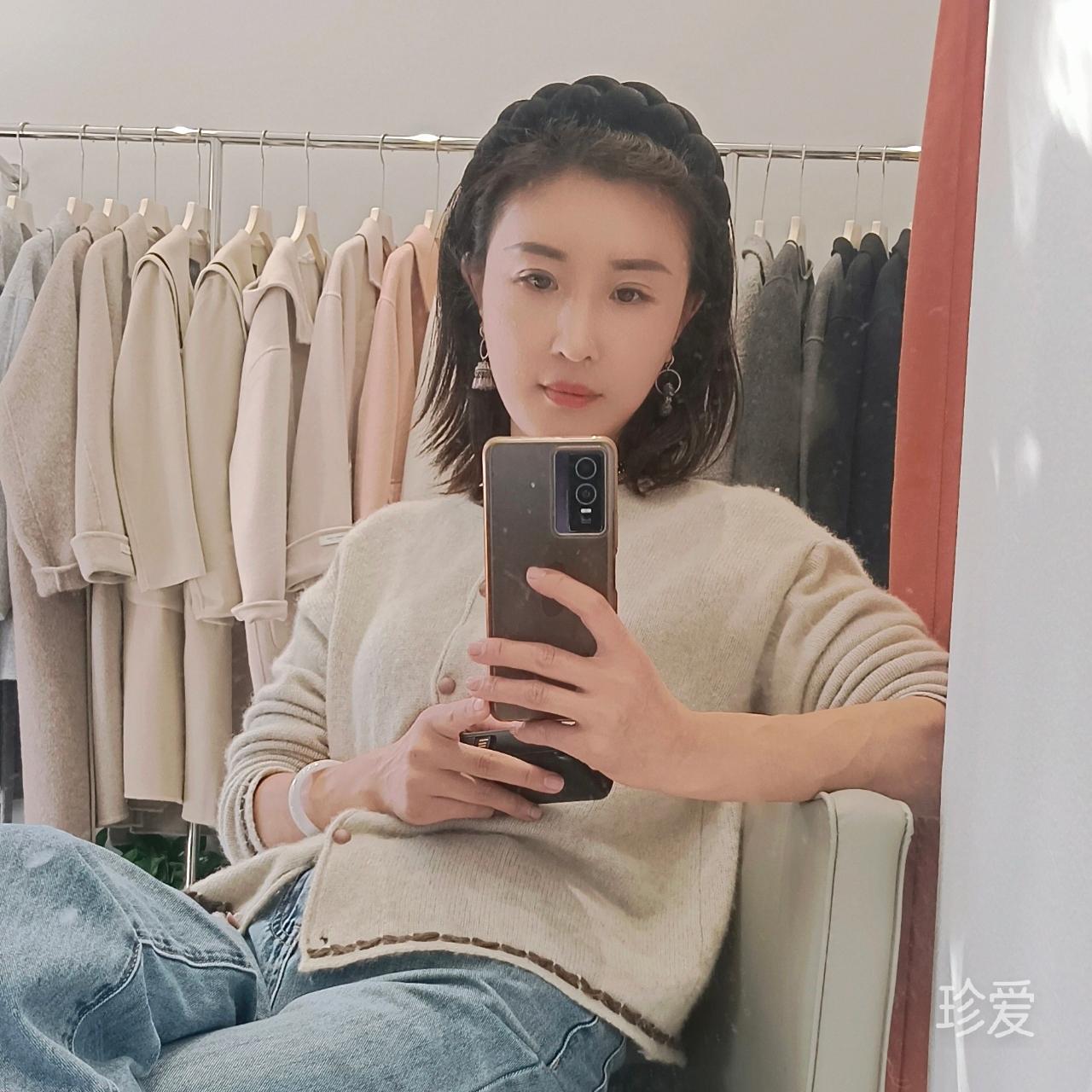 愛吃堅(jiān)果的林小姐