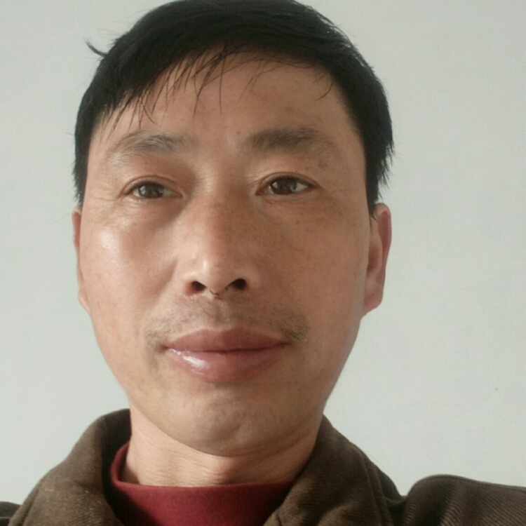 一对小虎牙