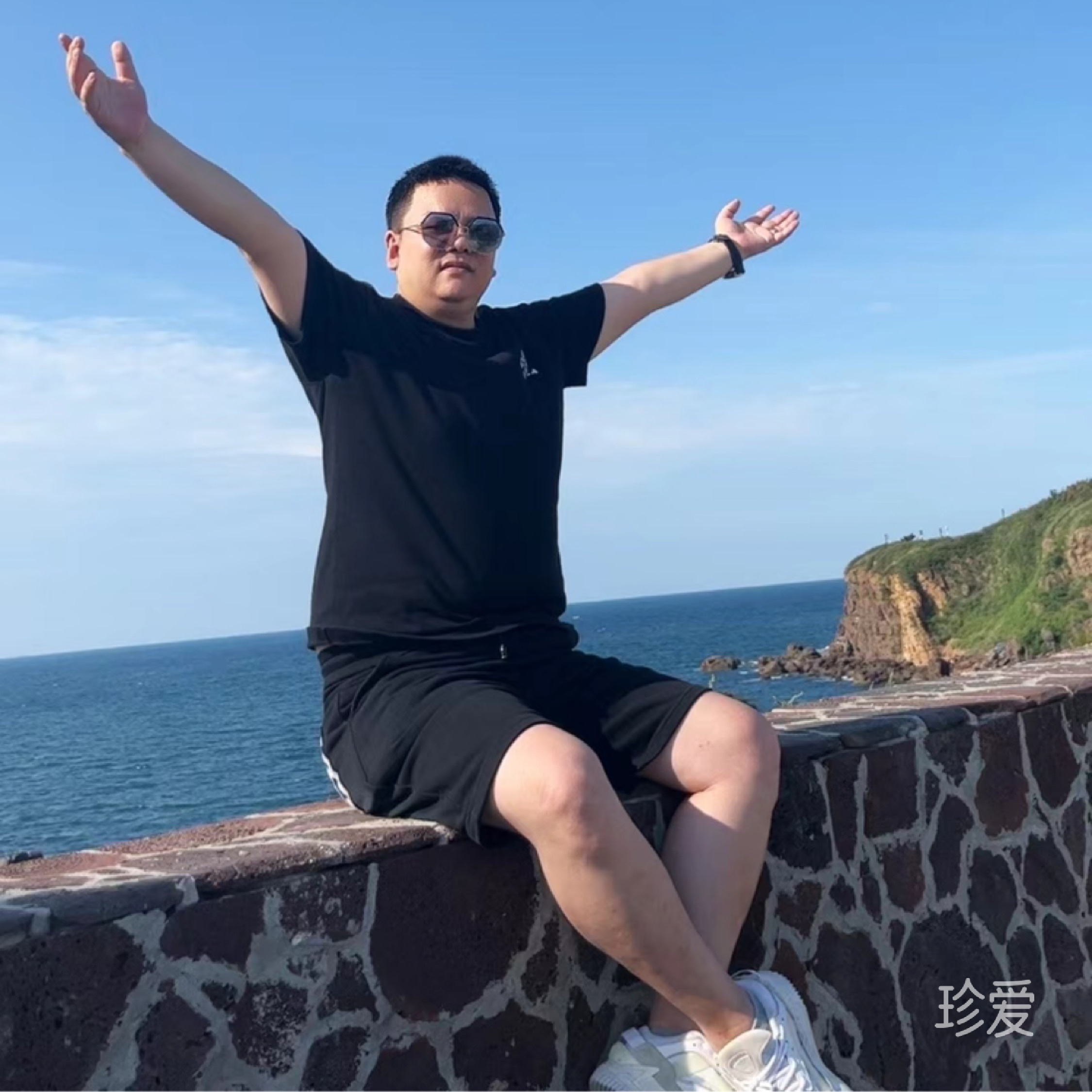 奕鸣