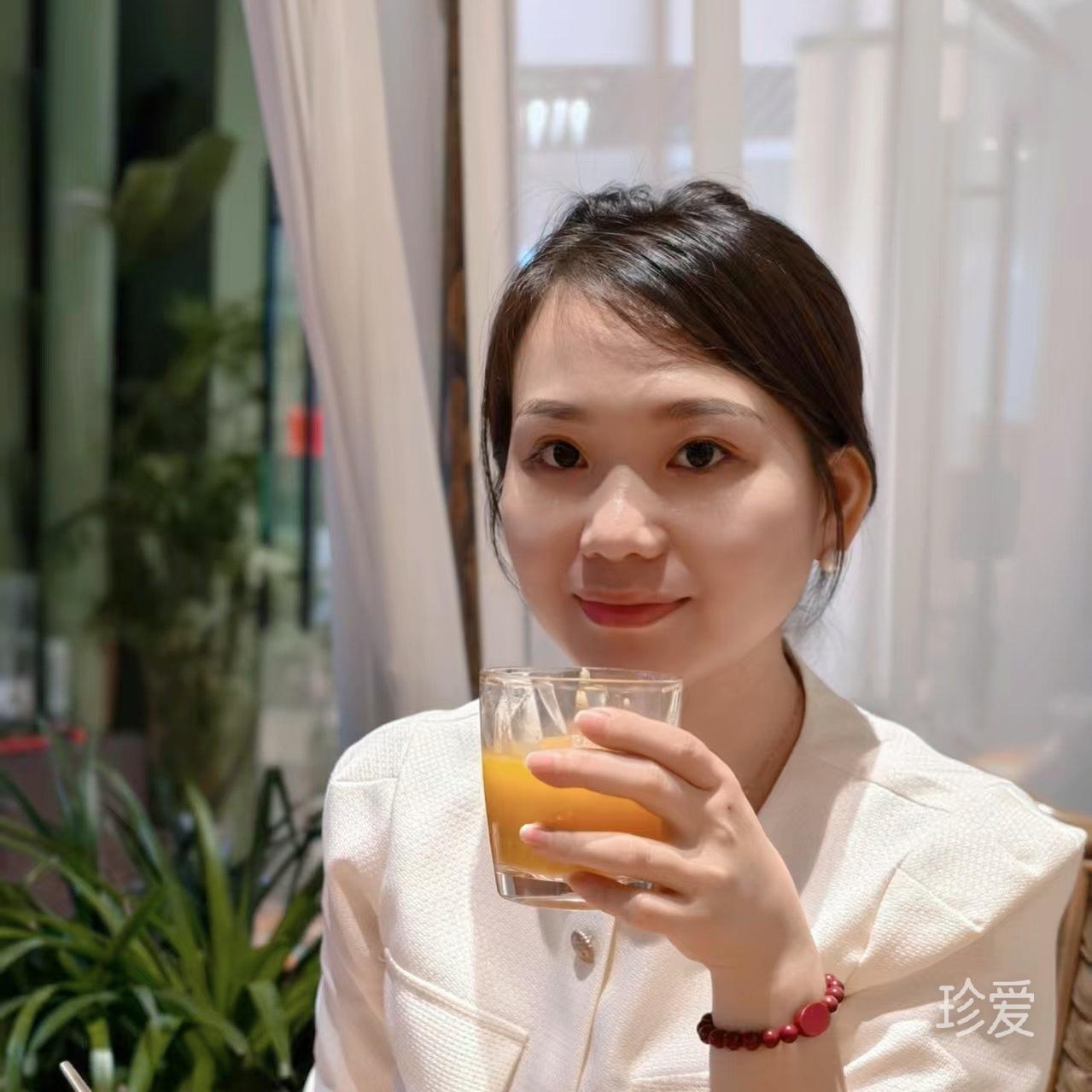 周女士