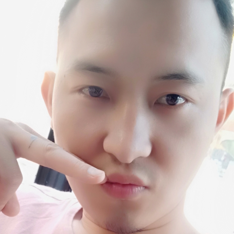 耳邊可以聽到呢喃