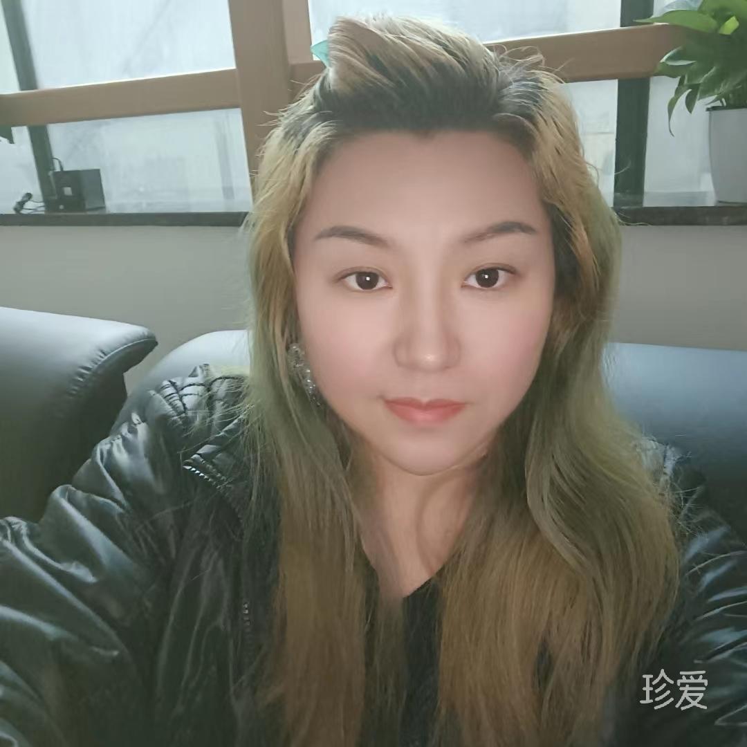 水邊的阿迪麗娜