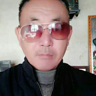 跑調(diào)白哥在火山