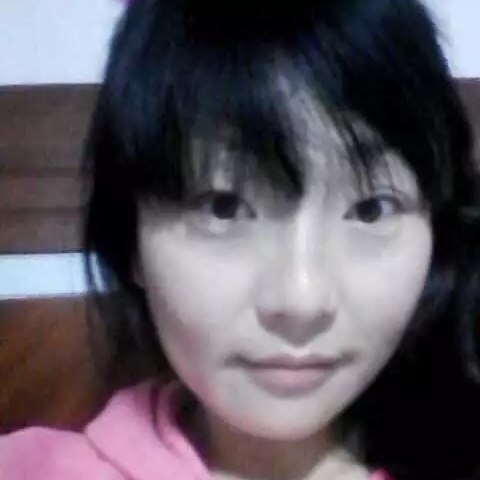 叼着烟的好姑凉