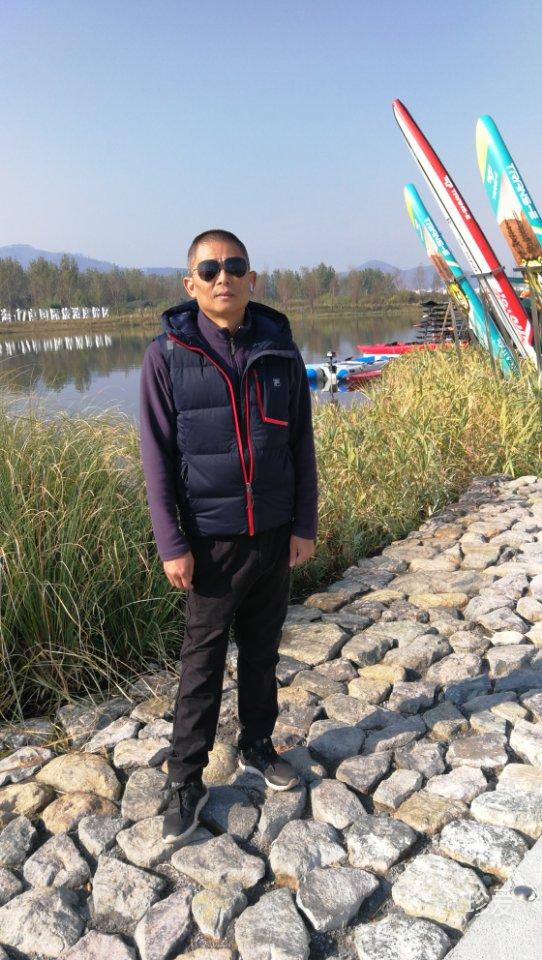 坐在海邊看風景