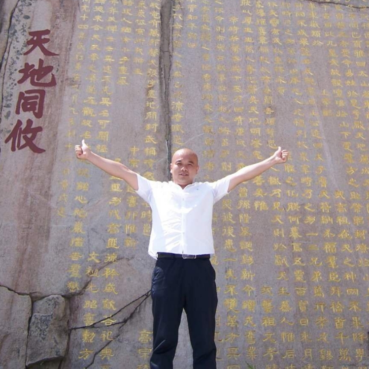 巴黎的铁塔在思绪