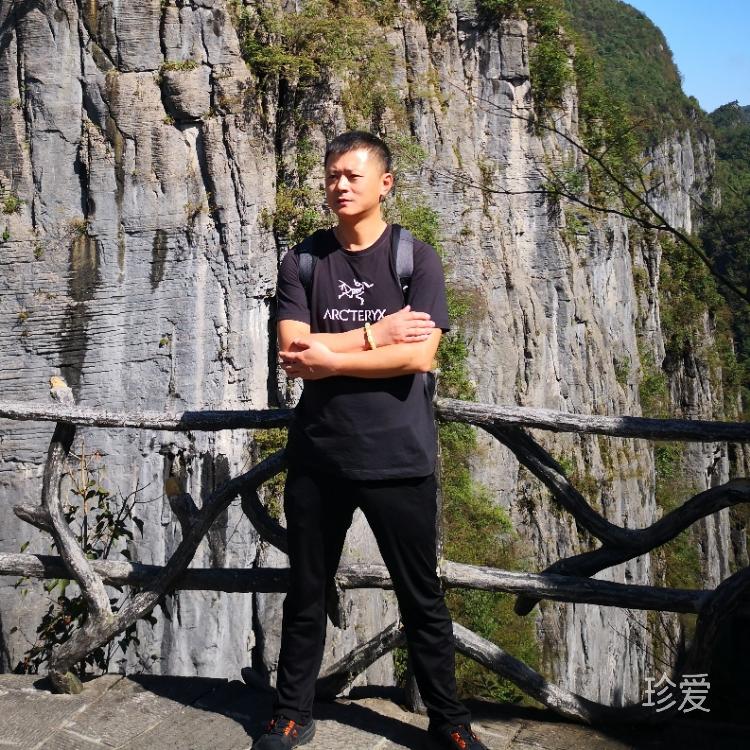 攜手共進漫步人生