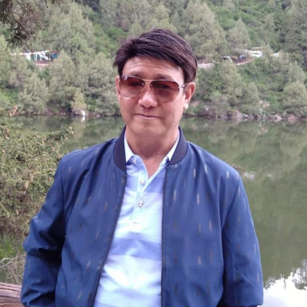 請叫我英俊哥豆豆