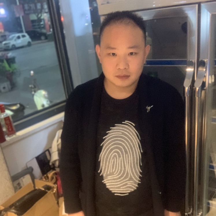 左手缺個(gè)人