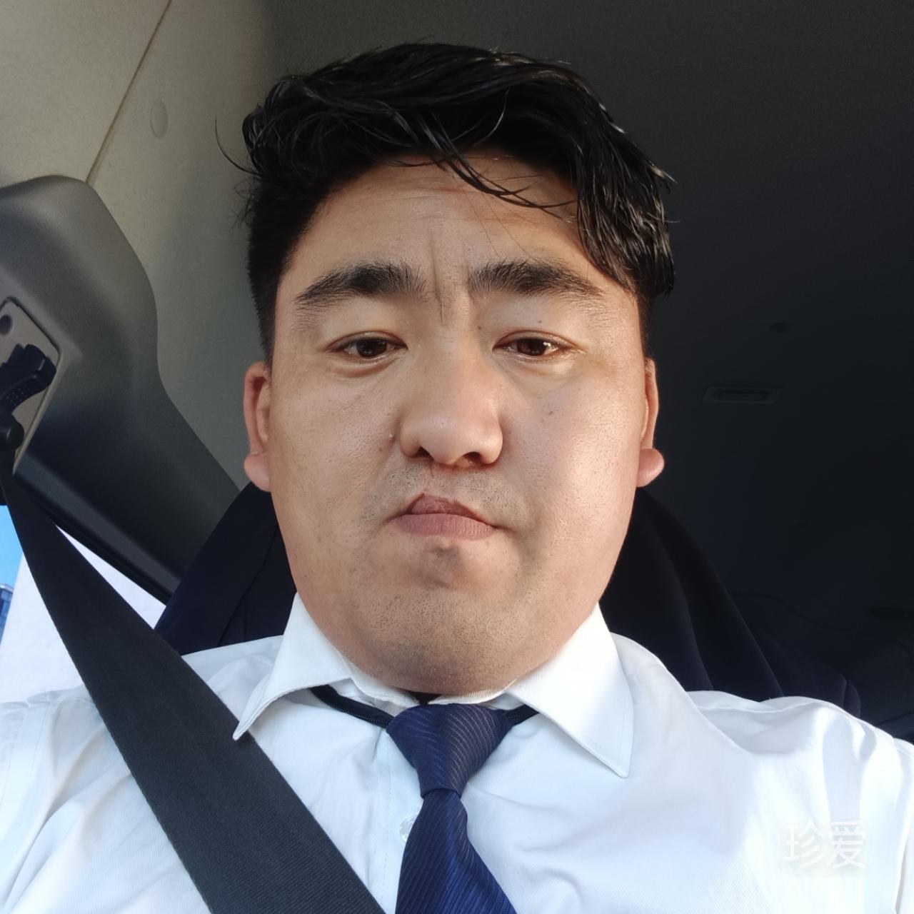 笑起来