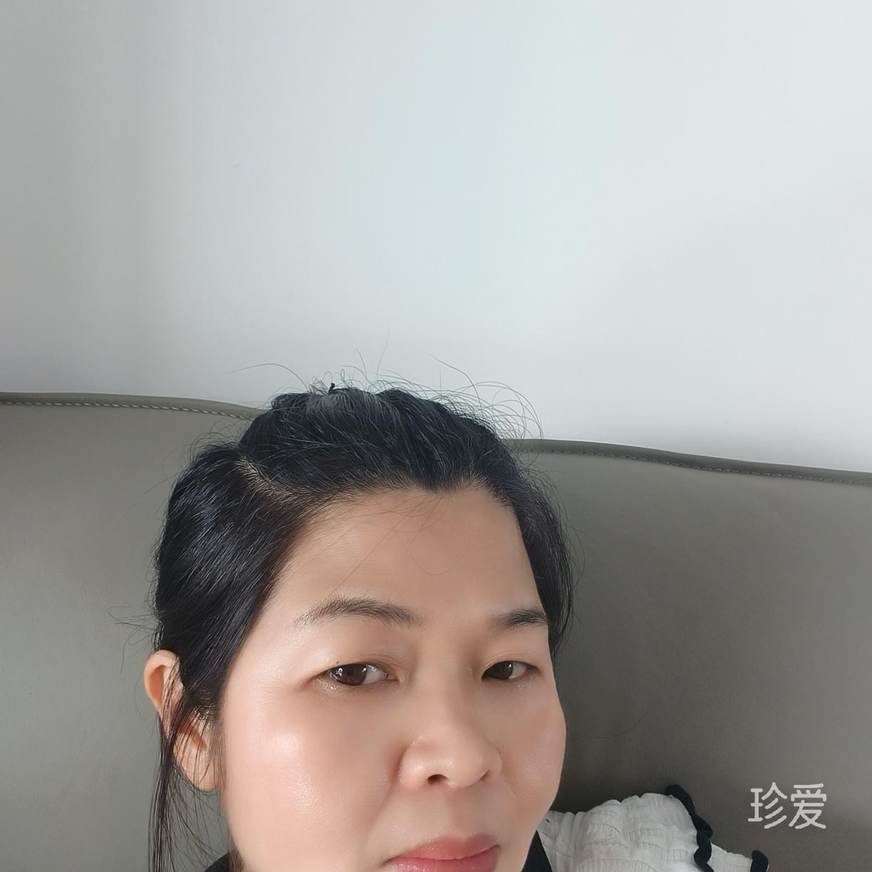 阳光下的菇凉丁香