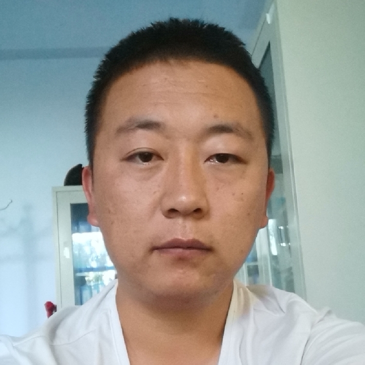 雨敲窗戶不成眠