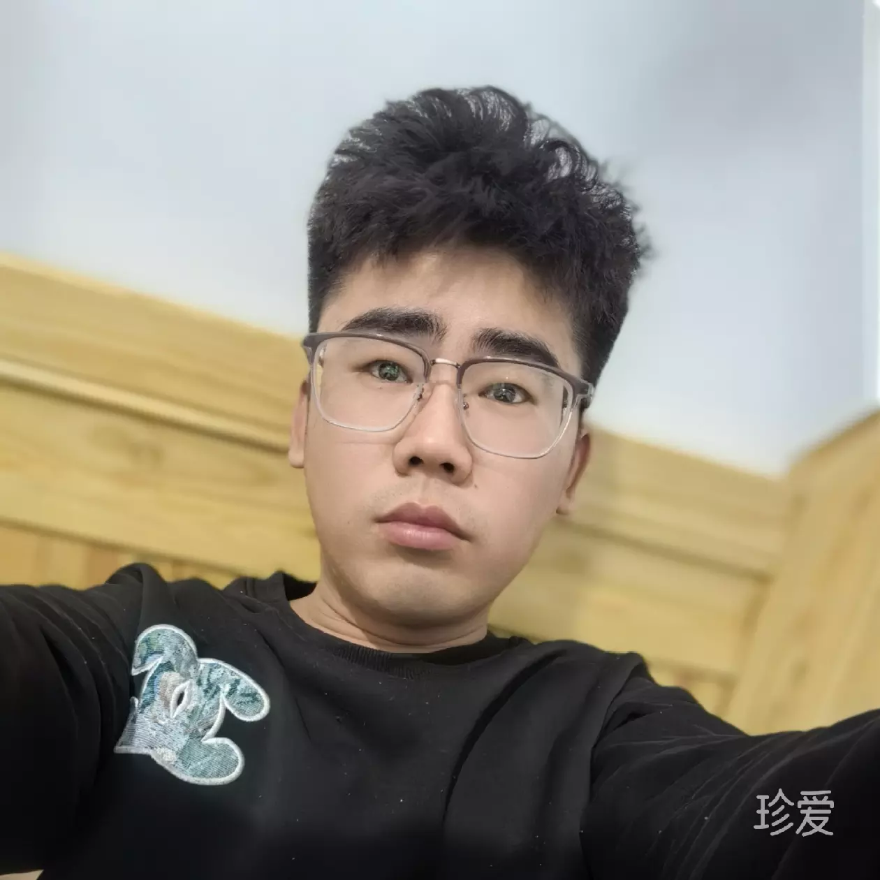坐看山水笑痴情