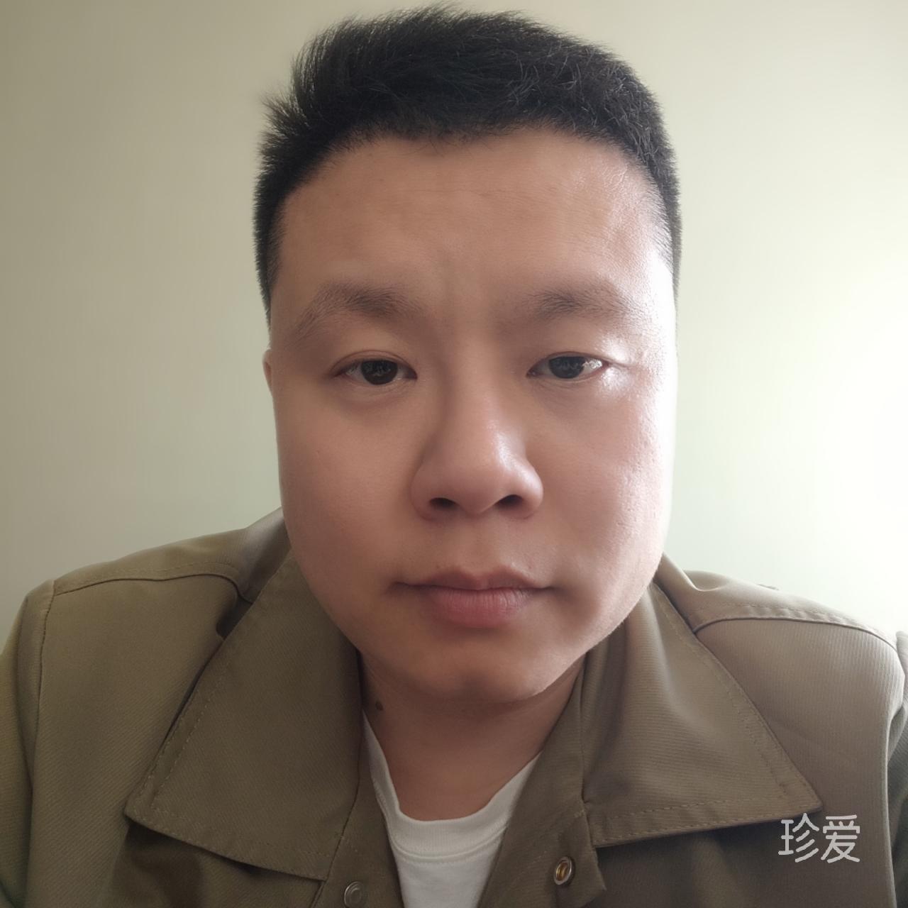 爱吃鱼的大脸猫