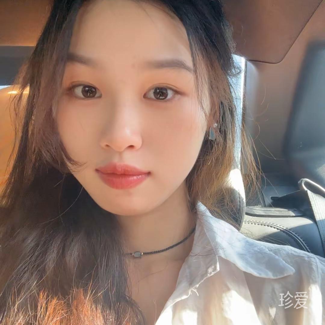 一個(gè)小可愛(ài)