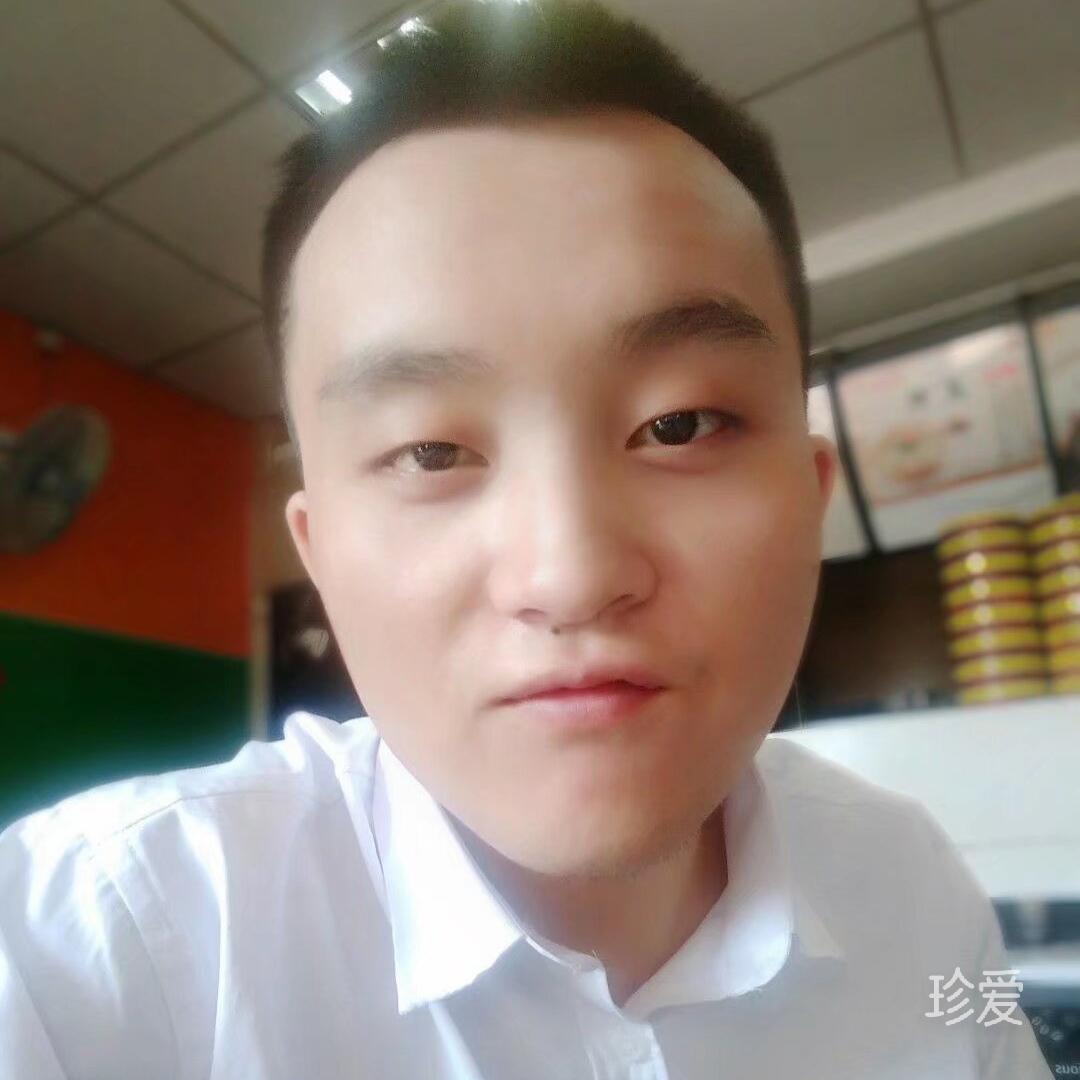 经历坎坷平淡度日