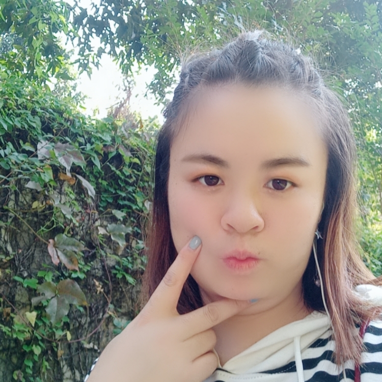 微笑掩饰悲伤