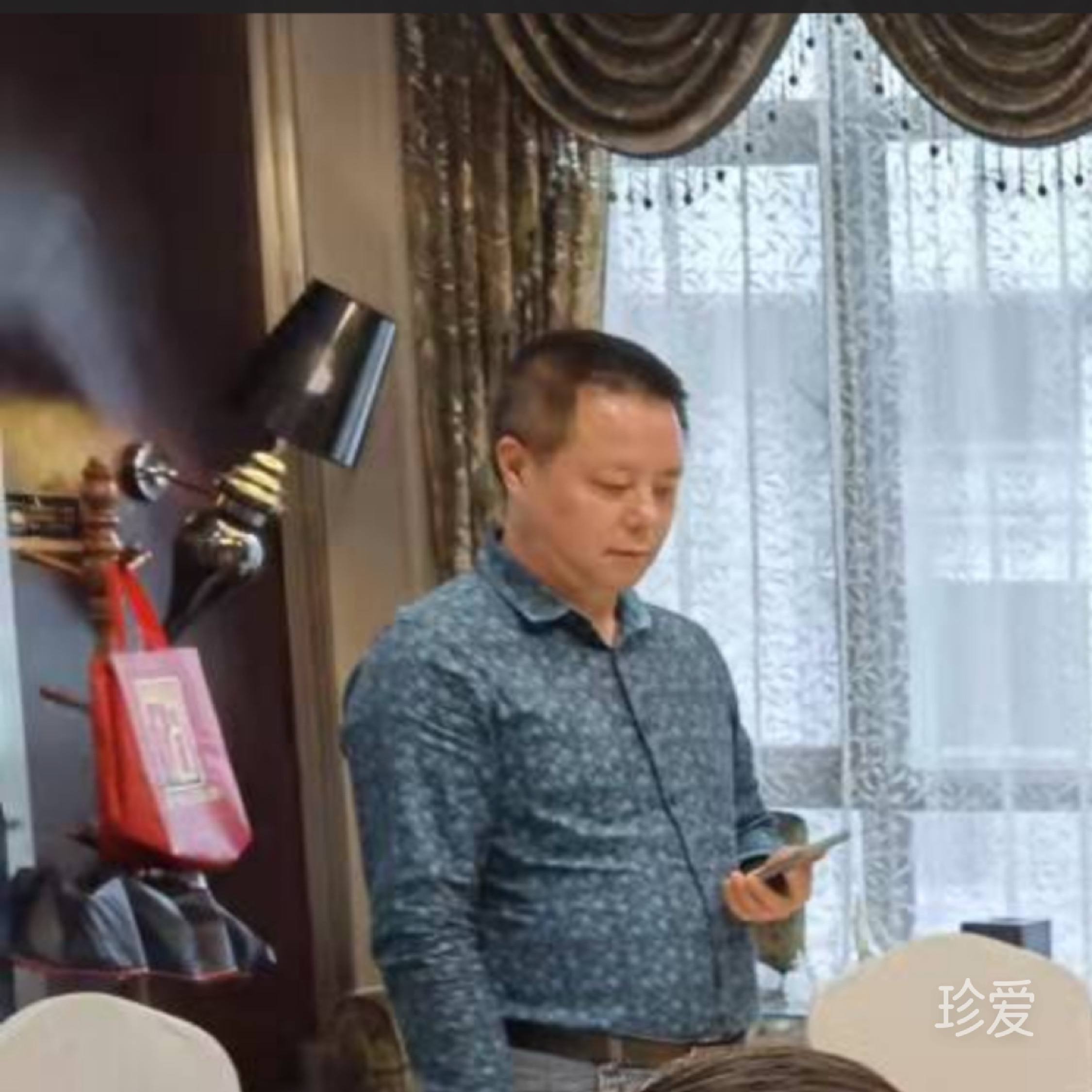 携手走过春夏秋冬