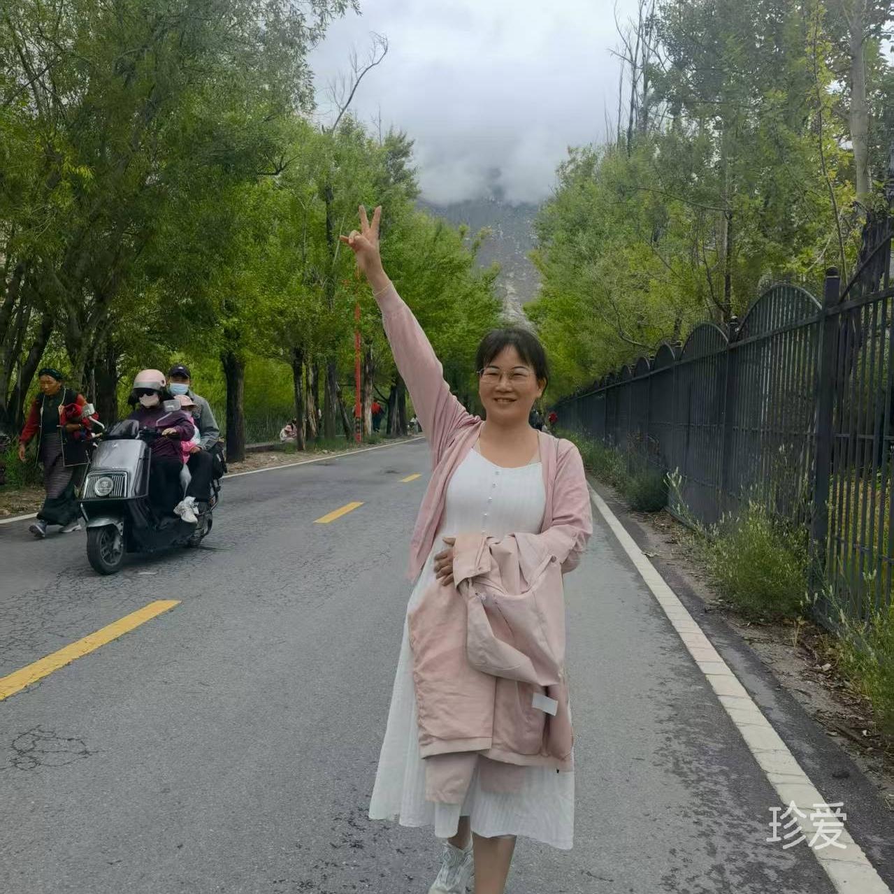 堅(jiān)強(qiáng)的白楊