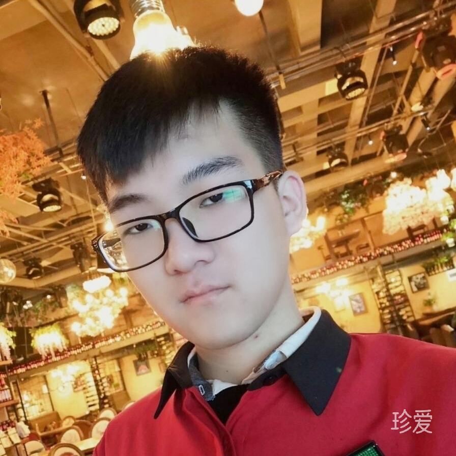 坐在楼顶看月亮
