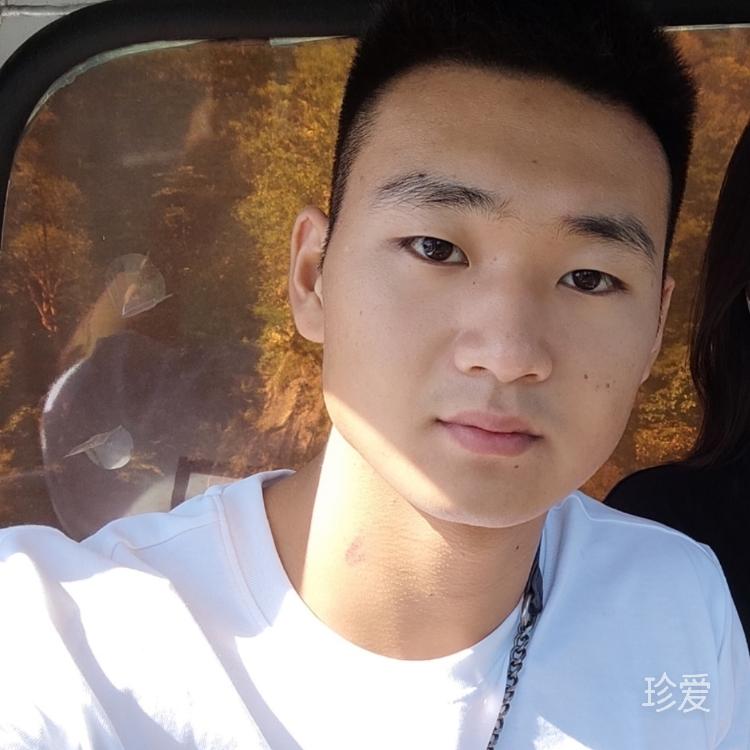 左手牽你右手敬禮