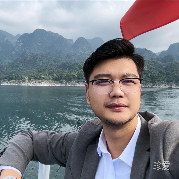 被情所傷的男人