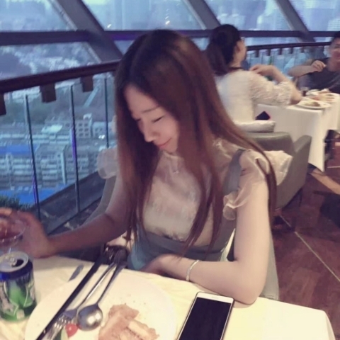 电竞少女旗袍控