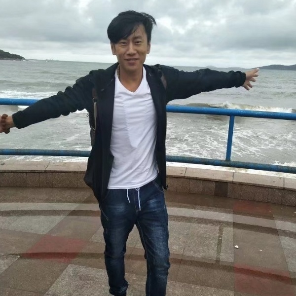 海中的一片孤葉