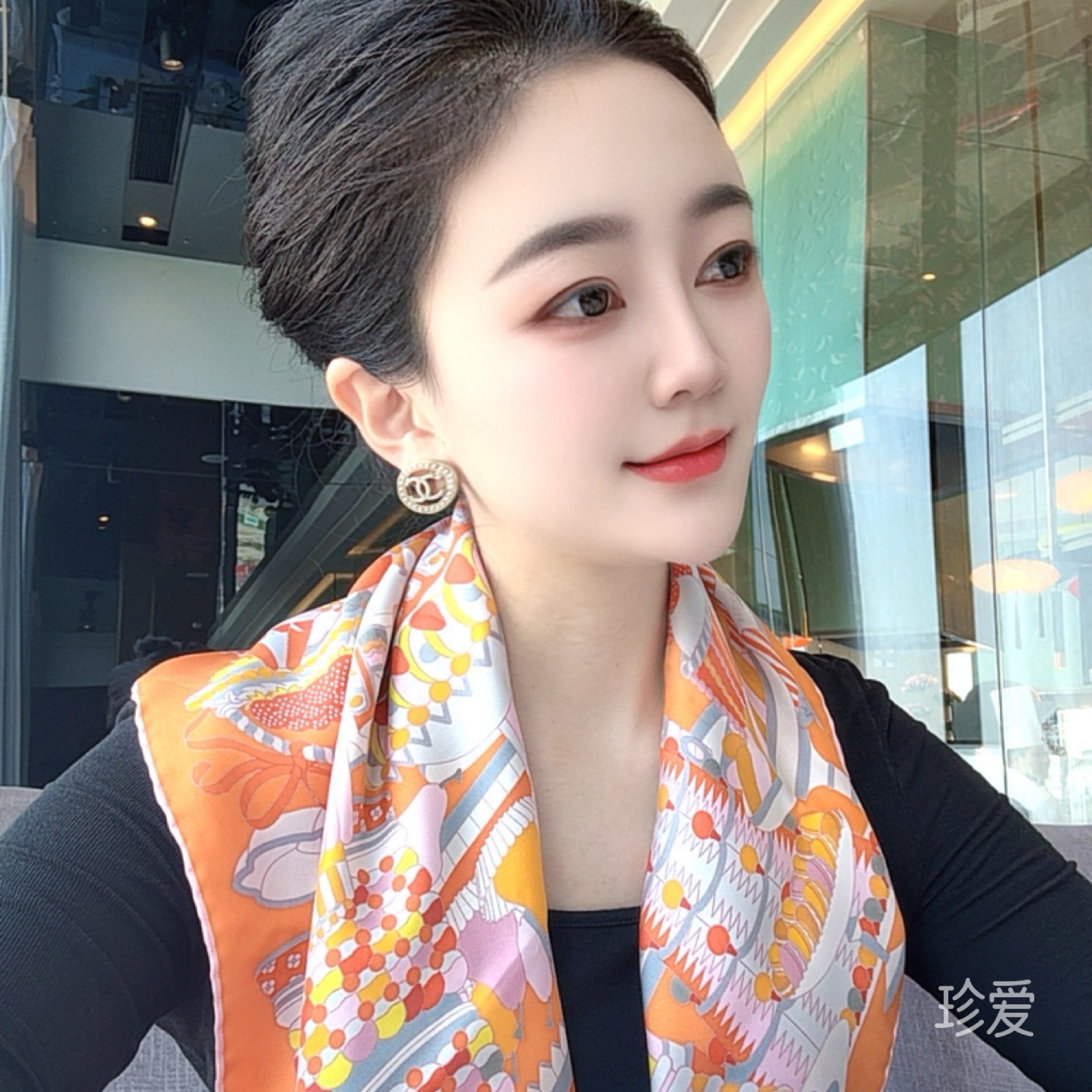 莉莉