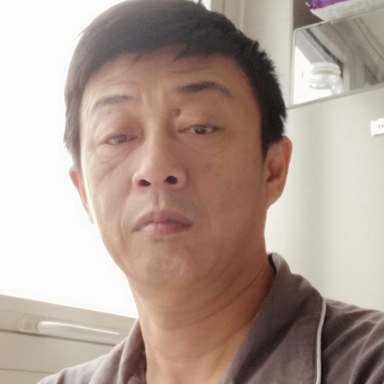 akila燃掉的香煙