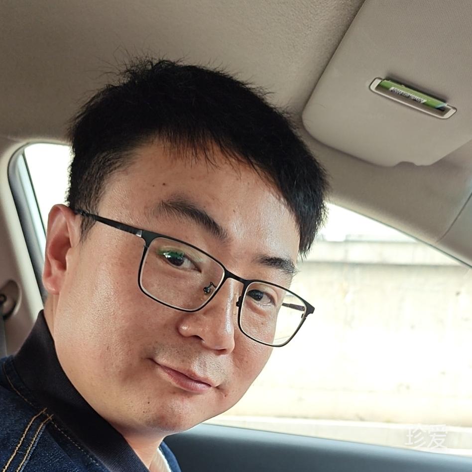 煙圈里彌漫著傷