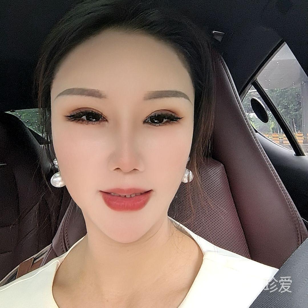 甜甜一笑