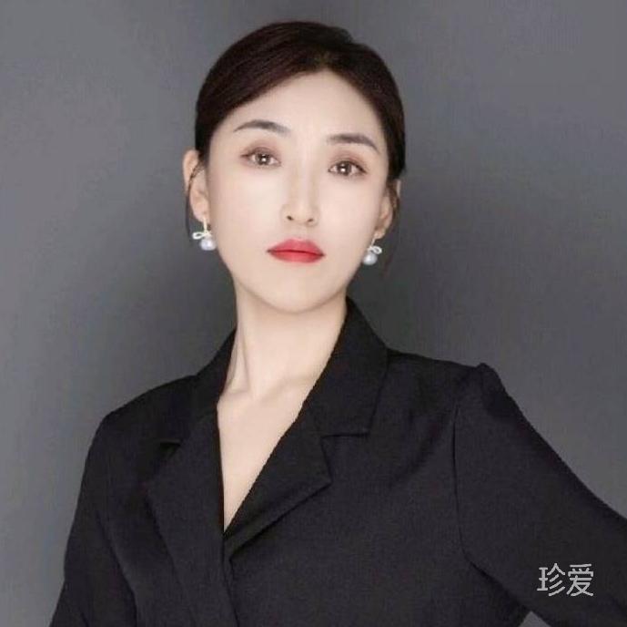 风中的蔷薇