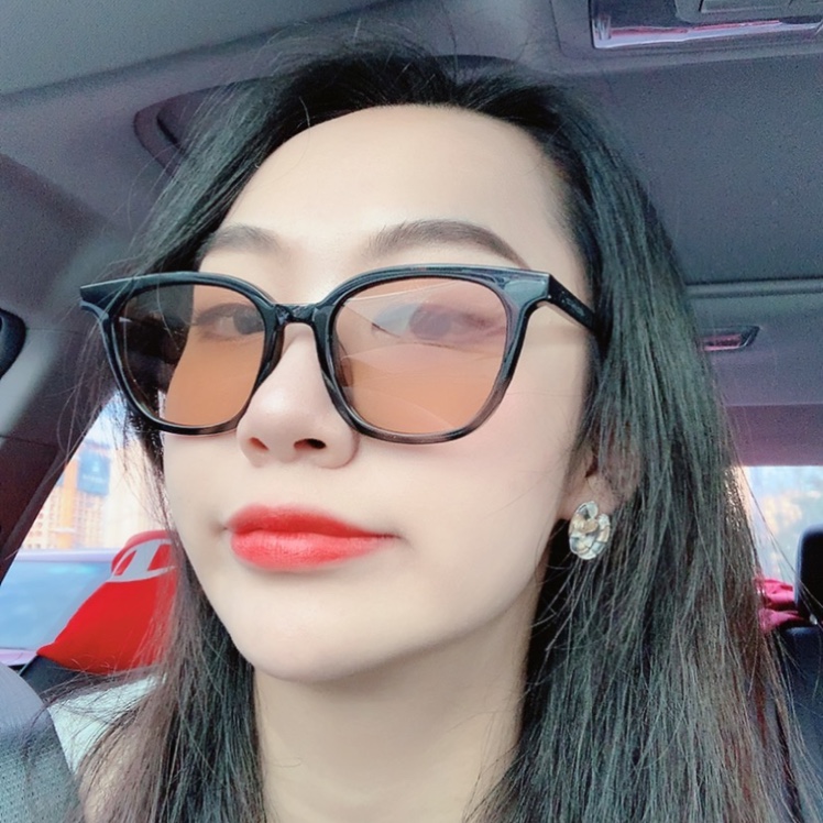 草莓兜兜儿