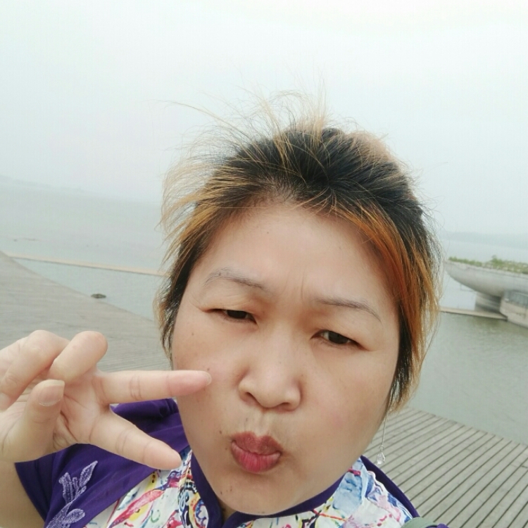 倚風(fēng)聽(tīng)雪