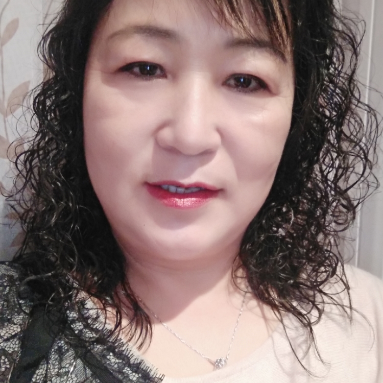 蓝天下的幸福树