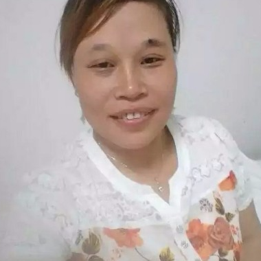 水边的阿迪丽娜