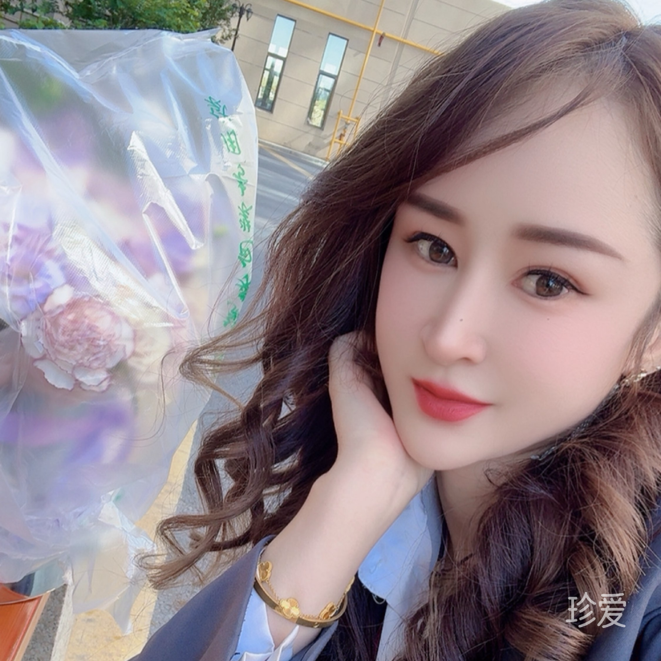莉莉