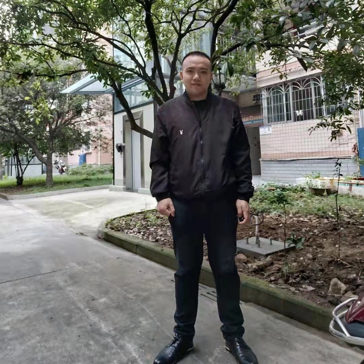 正在等待一個(gè)她