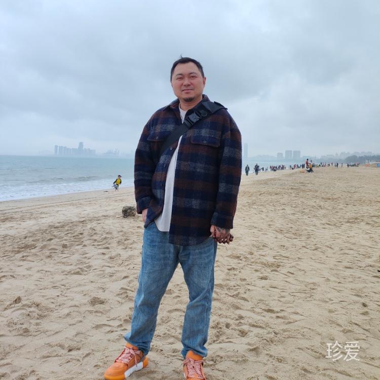 会让你笑的Y先生