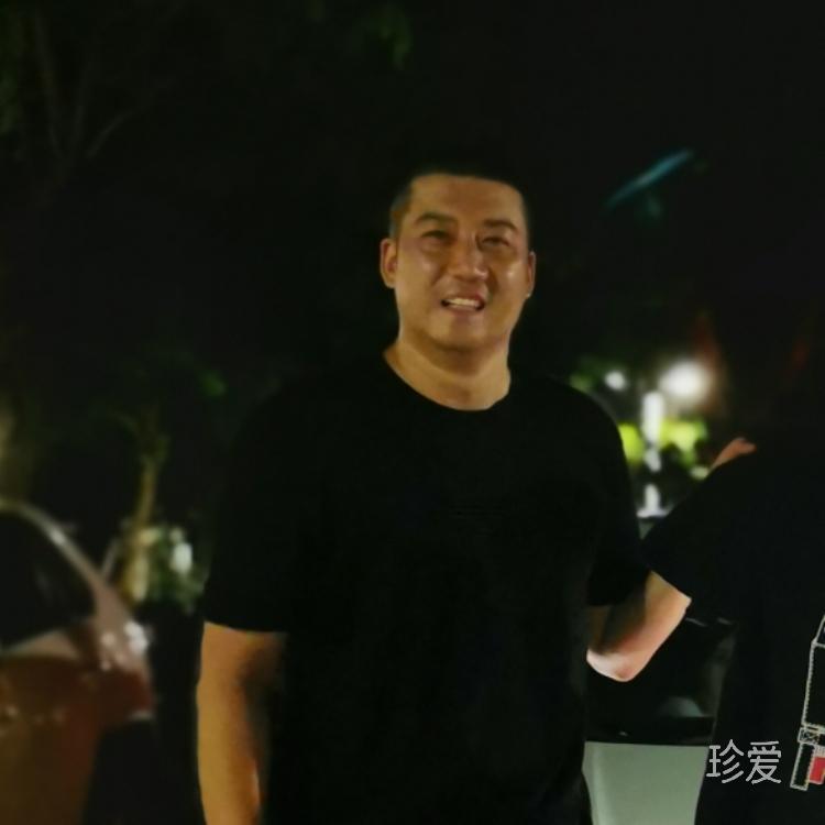启超