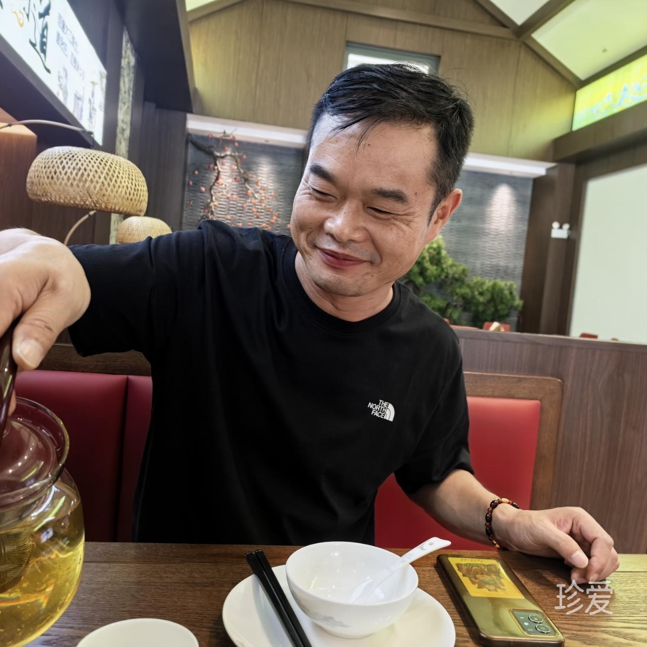 爱唱歌的人
