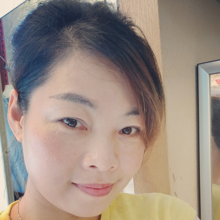 英子