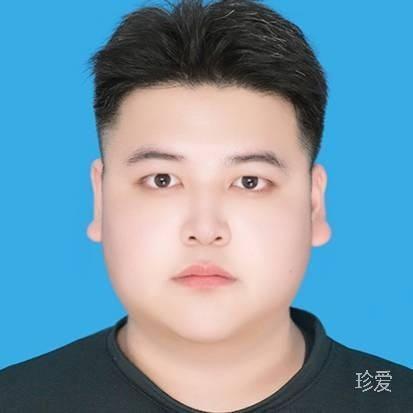 冬天里绽放的白玫瑰