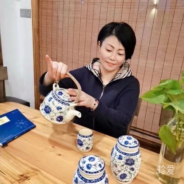 一杯清茶淡淡的香