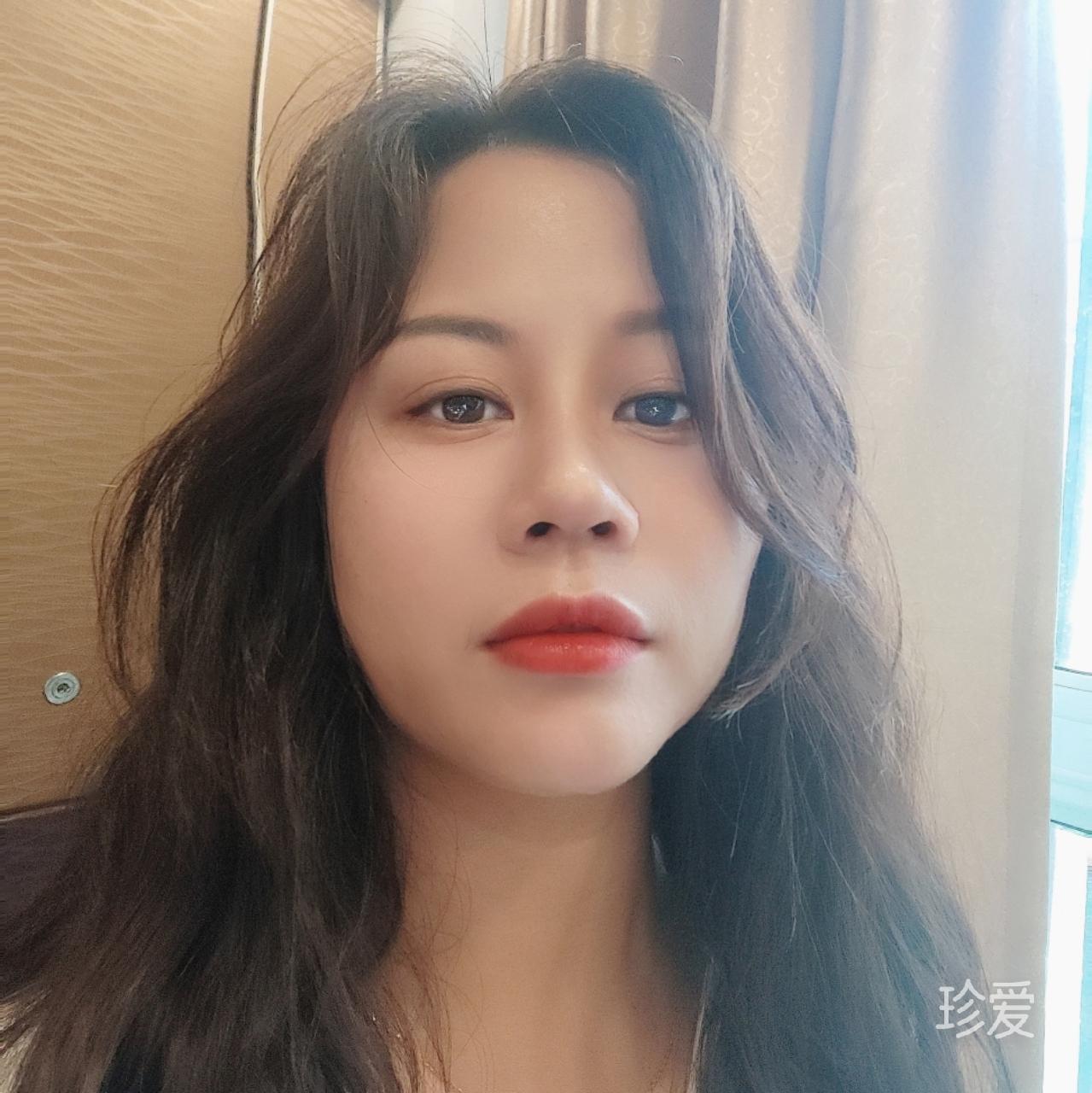 一位不傾城的女子